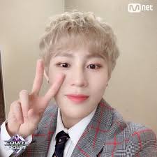 galau. (@like04050708)