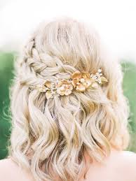30 raisons d'y succomber ! Coiffure De Mariee Tresses Sur Le Cote Les Plus Jolies Coiffures De Mariee Pour S Inspirer Elle