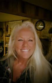 Tracey Cavanaugh's Instagram, Twitter & Facebook