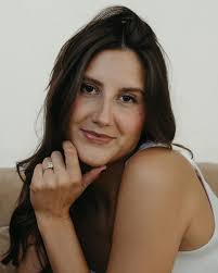 a cropped and faceless boudoir image—inquire to book, see galleries & rates  🫶🏼