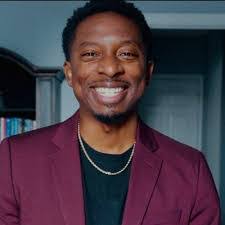 Elisha Lawson's Instagram, Twitter & Facebook