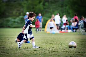 Biasanya teknologi ini digunakan untuk menyiarkan pertandingan bola dari berbagai penjuru dunia. A Sedikit Tentang Apa Bola Sepak