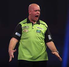 Michael van gerwen fired an ominous warning to the rest of the field at the world darts championship, beating adrian lewis in a thrilling contest to book his place in the last eight. Darts Wm 2021 Van Gerwen Vergisst Namen Des Deutschen Sensationssiegers Welt