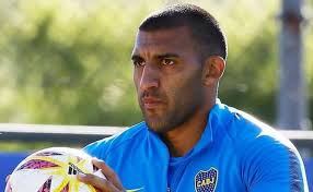El delantero de boca contó que su hermano se suicidó. They Threaten Wanchope Abila S Family And Have Custody Together