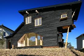Haus zubau und aufstockung aus holz anbau haus anbau gartenhaus haus. Vollig Verkohlt Bauen Mit Karbonisiertem Holz