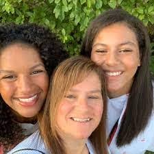 Anita Horne's Instagram, Twitter & Facebook