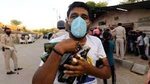 Wer sich nicht beugt, muss mit teils harten strafen rechnen. Chaos In Indien Schnaps Schlage Und Hohe Steuern