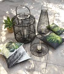 Decoratie Inspiratie 2019 Maisons Du Monde Tuin Decoratie Tuinfeest Decoraties Buitenkussens