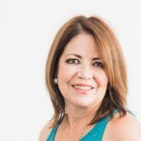 Elena Lemus's Instagram, Twitter & Facebook