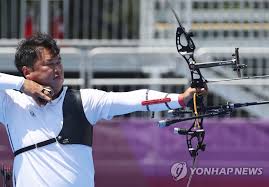 김우진(29·청주시청)이 남자 양궁 개인전 8강에 진출하면서 도쿄올림픽 2관왕에 한 발짝 더 다가섰다. 4qqosv70uhmjcm