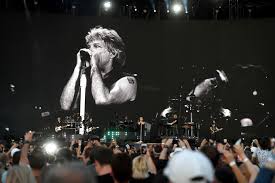 Bon jovi din nou la bucurești după 8 ani a funcționat ca un magnet pentru toți admiratorii trupei. Fanii Romani DezamÄgiÈi De Concertul Bon Jovi De La BucureÈti Nu Il Mai Èine Vocea Stirileprotv Ro