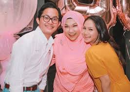 Dato sri salmah is a member of vimeo, the home for high quality videos and the people who love them. Terima Menantu Mewahnya Wedding Cantik Anak Dato Sri Salmah Nona