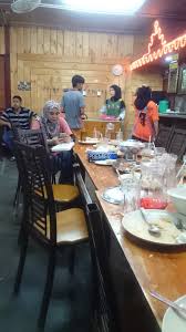 Aliff mendedahkan kegiatan dan aktiviti keji yang dilakukan oleh pembantu rumahnya menerusi beberapa. Rumah Makan Terlajak Laris Kuang