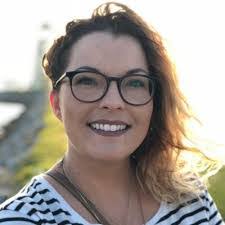 Jana Stephens's Instagram, Twitter & Facebook