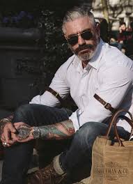 A Brief History Of The Arm Garter In The 19th Century Most Men S Woven Shirts Didn T Have Buttons Hipster Mens Fashion Older Mens Fashion Mens Fashion Rugged