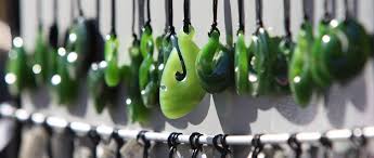 Queenstown Shopping Gifts Souvenirs And Crafts Shopping Craft Shop Queenstown New Zealand Holidays