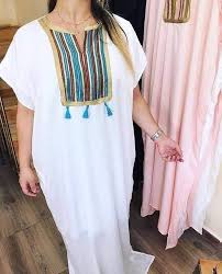 Boutique Baya Hadjout A Partage Une Publication Sur Instagram جديد السعر 150 الف مقاس Stan In 2020 Simple Trendy Outfits Classy Dress Outfits Fashion