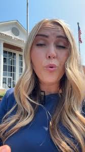 Elsie Mar's Instagram, Twitter & Facebook