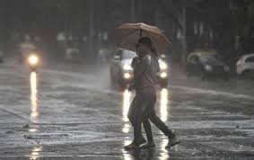And live 15 min rainfall will show with temperature, humidity, windspeed and wind direction. Mumbai Rains Monsoon May Arrive Tomorrow Imd Weather Update India News India Tv