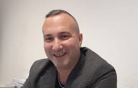 Andrea Vassallo's Instagram, Twitter & Facebook