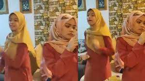 Sehigga menjadi viral di karenakan melakukan hal tak terduga. Viral Tingkah Adiknya Yang Hyper Aktif Depan Cermin Begini Ekpresi Sang Kakak Serambi Indonesia