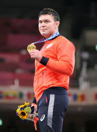 同級制覇は井上康生以来21年ぶり 柔道3冠達成 (スポーツ報知) 07月29日 19:12 Lvrehh9erwkiem