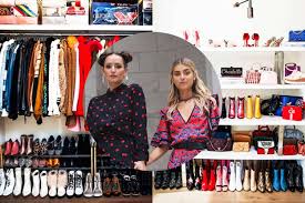 Simply choose the outfits for the week, hang them on hangers and place the day of the week design on it. Meet The Influencer Set S Favorite Closet Organizer