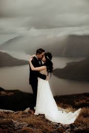 Take In The Views And Styling Cues From This Chic Pop Up Wedding Near Queenstown Melbourne Wedding Wedding Photography Inspiration Wedding