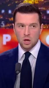 Au pouvoir, nous rétablirons le service militaire. Rejoignez-nous 🇫🇷 👉🏻  https://adhesions.rassemblementnational.fr