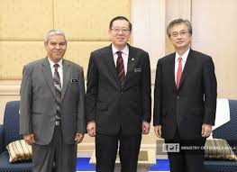 Finance ministry lim guan eng explored his new office today while flanked by his wife betty chew, bangi mp ong kian ming and. Ambassador Oka Paid A Courtesy Call On Yb Tuan Lim Guan Eng Minister Of Finance Embassy Of Japan In Malaysia