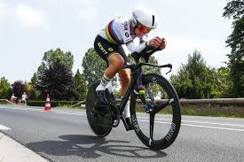 Anna van der breggen (born 18 april 1990) is a dutch professional road bicycle racer, who currently rides for uci women's worldteam sd worx. Annemiek Van Vleuten Maakt Al Kampioensselfies Voordat Iedereen Is Gefinisht Trouw