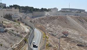Israele sostiene che è una struttura temporanea, eretta per motivi di sicurezza. Israele Scontro Con L Onu Sulle Aziende Nei Territori Occupati In Palestina