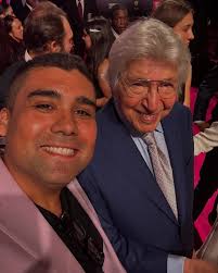 Uno de los grandes privilegios que tiene el ir a los premios de música, es  que ahí se encuentra a uno con medio mundo, lo mismo artistas de talla  internacional que figuras