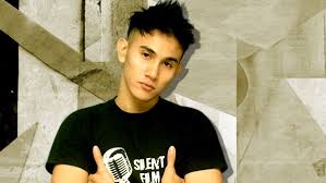 Vino g bastian pun mengaku ia mendapatkan feel sang ayah ketika memerankan tokoh wiro sableng dalam film. Hairstyles And Fashion 2011 Vino G Bastian Hairstyles
