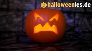 Das gesicht sollte zur grundform des. Halloween Kurbis Schnitzen Kurbisgesichter Youtube