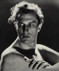 In 1951, vincent price—noted actor, collector and one of los angeles's great champions of the arts—made his first visit to elac. A Young Vincent Price London 1935 Oldschoolcool