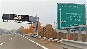 Łączy mediolan z neapolem przez bolonię, florencję i rzym. Svincolo Autostrada A21 Torino Frejus Piacenza Motorway Torino Frejus Piacenza Youtube