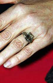 Duchess Of Cornwall And Angelina Jolie S Engagement Rings Compared Royal Engagement Rings Royal Rings Royal Engagement