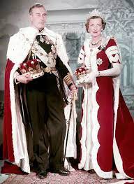 Pin By Jean Lou Robert On Mathilde In 2021 Coronation Robes Queen Elizabeth Queen Elizabeth Ii