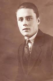 Hi Sue.I'm originally an Hitchman from Blockley not sure Donald was a  relation but I'll check it out.Thanks