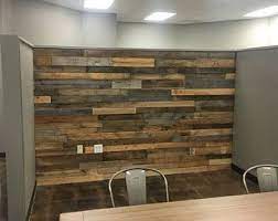 Reclaimed Wood Accent Wall Installation Pallet Wall Installation Reclaimed Wood Planks Wood Accent Wall Reclaimed Wood Accent Wall Wall Accents Decor