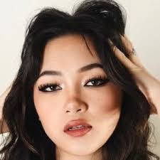 Flo Tran's Instagram, Twitter & Facebook