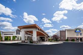 Pets, pet stores , pet services , dog grooming. Days Inn Suites By Wyndham Rochester Hills Mi Rochester Hills Mi Hotels