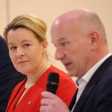 Berliner SPD hat über Bündnis mit CDU abgestimmt