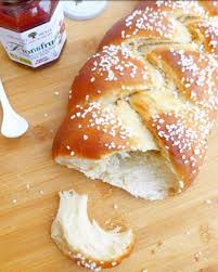 Une Brioche A La Texture Hyper Moelleuse Et A La Mie Filante Sans Oeuf Ni Beurre C Est Possible Recettes De Cuisine Patisserie Sans Oeufs Brioche Sans Beurre