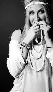 Dara Kaplan's Instagram, Twitter & Facebook