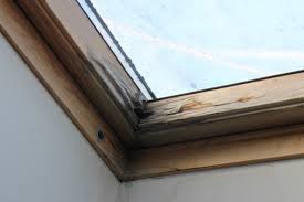 Das kann auch bei neuen, dichten fenstern mit isolierglas passieren. Probleme Mit Schimmel Und Feuchtigkeit Am Dachfenster