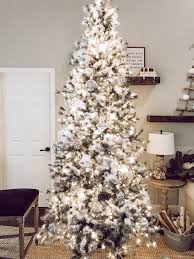 Neutral Christmas Tips For Decorating A Silver And Gold Christmas Tree See more ideas about christmas. decorating a silver and gold christmas tree