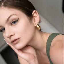 Alaina Meadows (ameadows11)