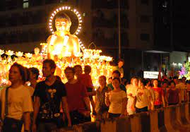 Devotees will visit buddhist temples where they give offerings and meditate. Wesak Naemghazali